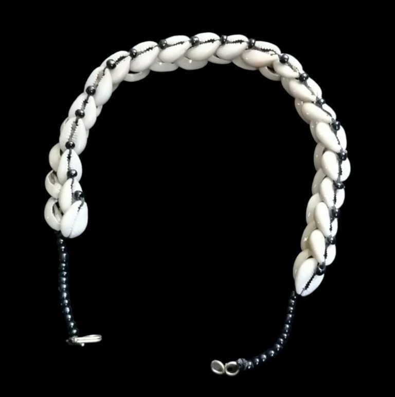 Double-Strand Cowrie Necklace -10pcs